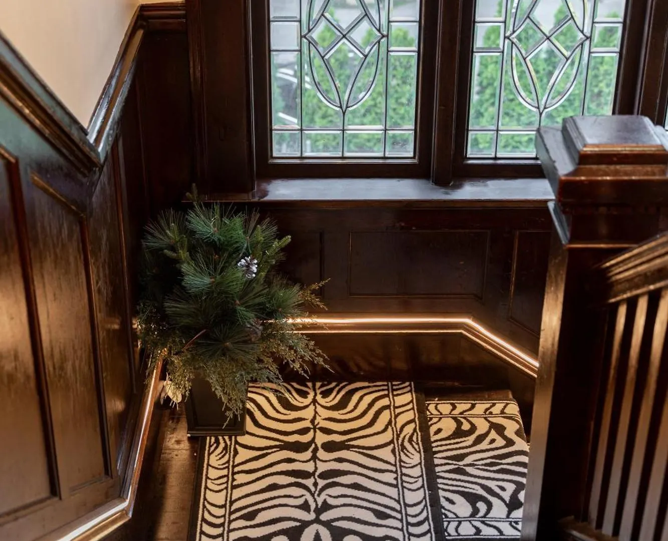 Hunter House Bed And Breakfast Vancouver Bed & Breakfast