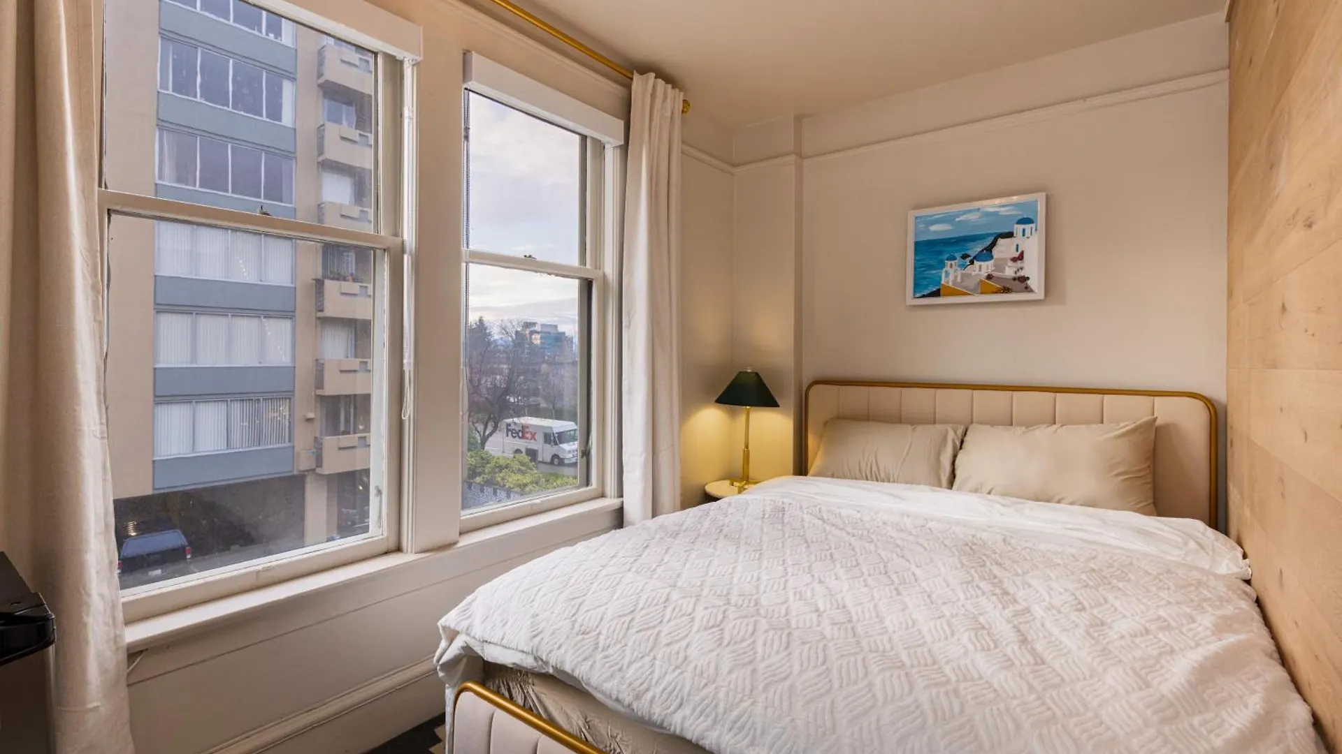 The Hunter House Bed And Breakfast Vancouver Bed & Breakfast