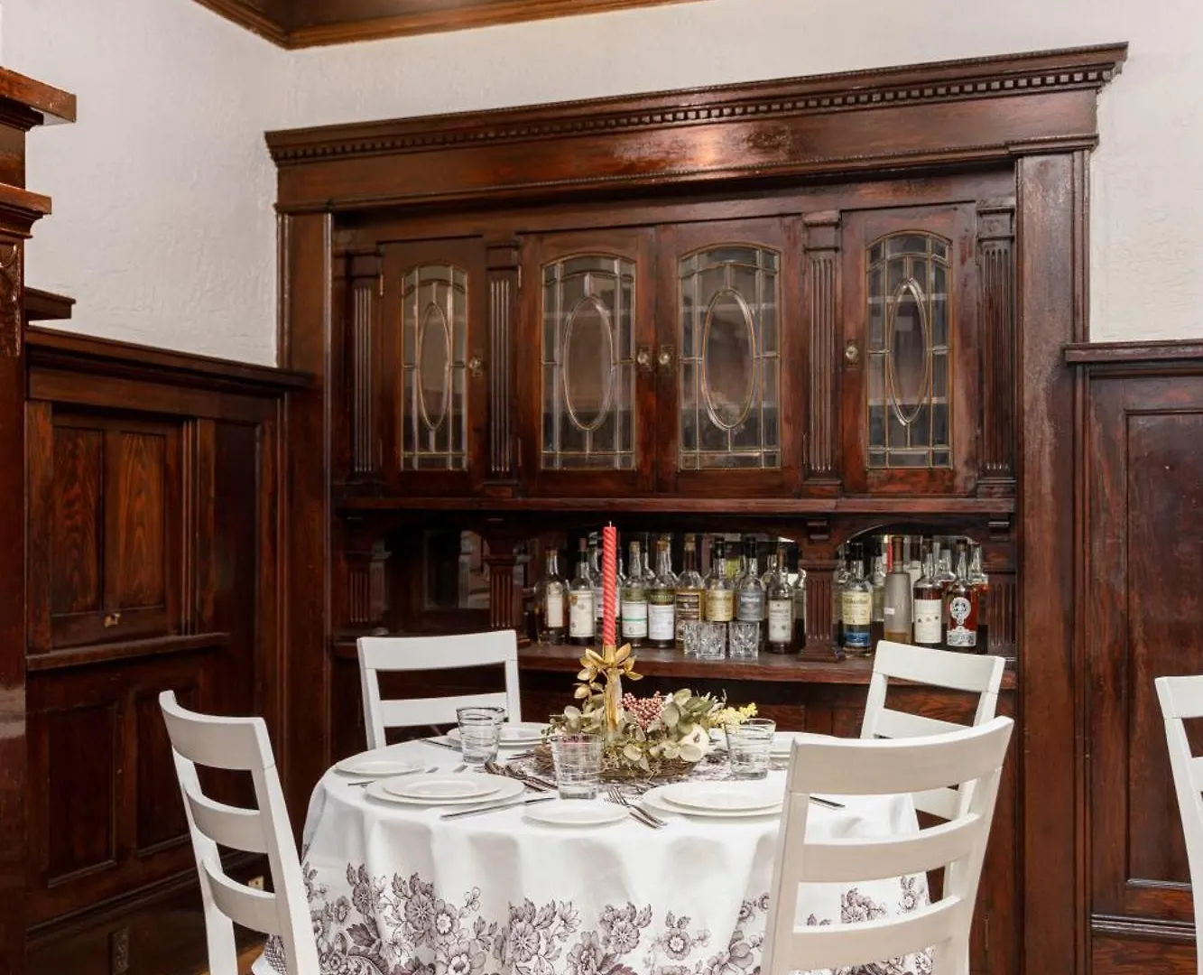 The Hunter House Bed And Breakfast Vancouver Bed & Breakfast