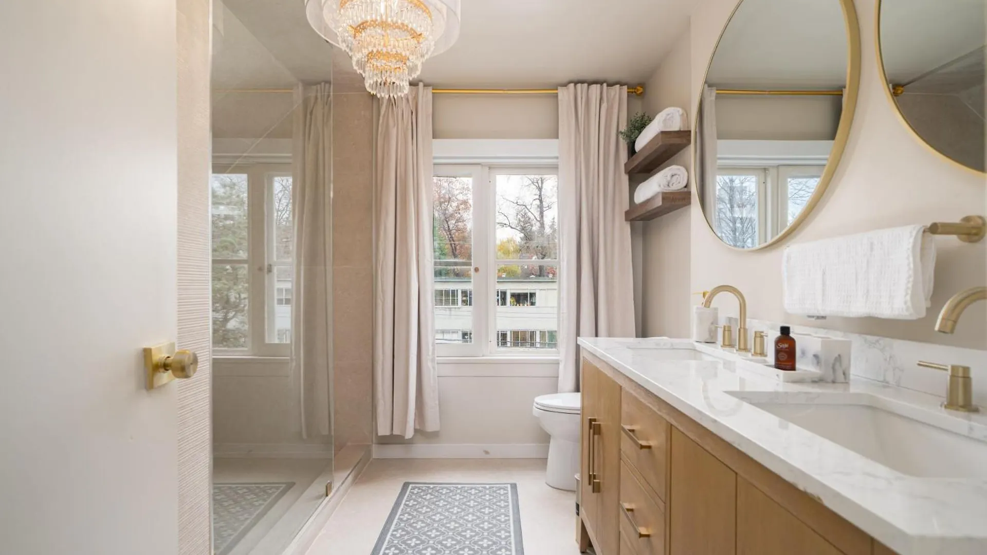 The Hunter House Bed And Breakfast Vancouver